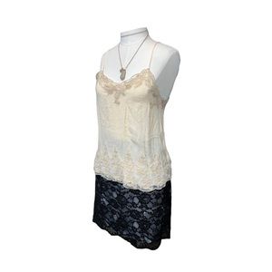 Y2K Cami Tank + Lace Details Cream American Eagle Outfitters Size XS